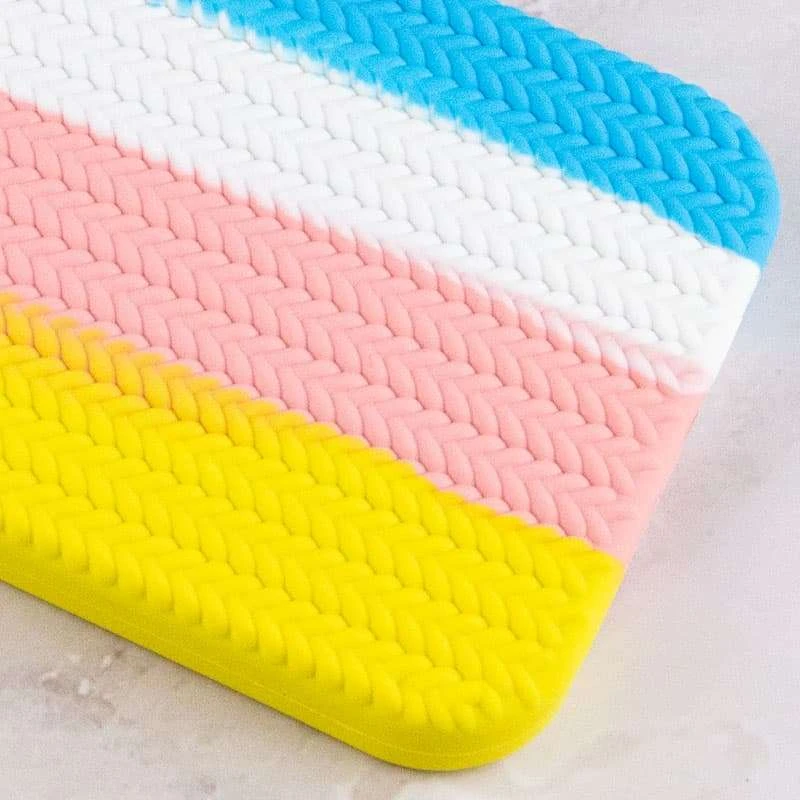 Чехол Silicone Case плетёный для Apple iPhone 13 (6.1") – Желтый / Голубой. Фото 3 из 4