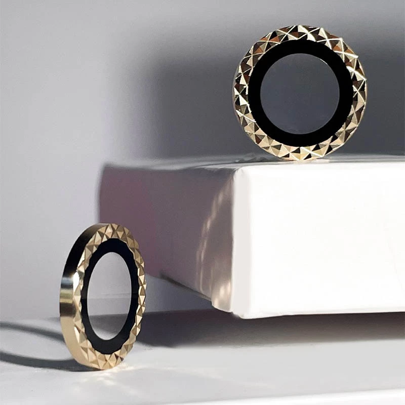 Захисне скло Metal Shine для камери на Apple iPhone 15 Pro Max (6.7") – Золотий / Gold. Фото 7 з 7