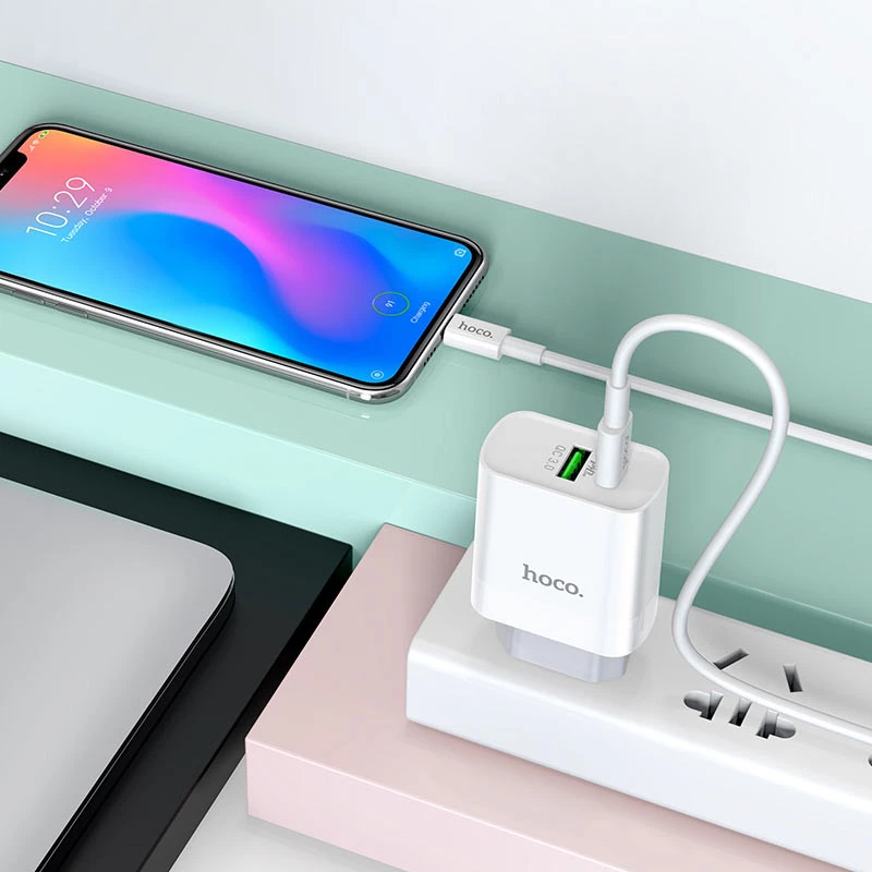 СЗУ HOCO C80A Rapido PD20W+QC3.0 Type-C + USB + Type-C to Type-C cable – Белый. Фото 5 из 6