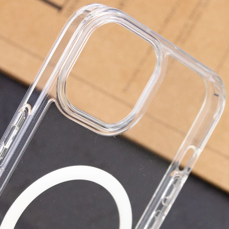 Чохол SGP Ultra Hybrid (MagFit) на Apple iPhone 15 (6.1") – Прозорий. Фото 7 з 8