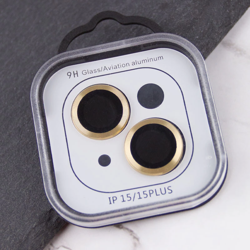 Металлическое защитное стекло на камеру для Apple iPhone 15 (6.1") – Золотой / Gold. Фото 6 из 9