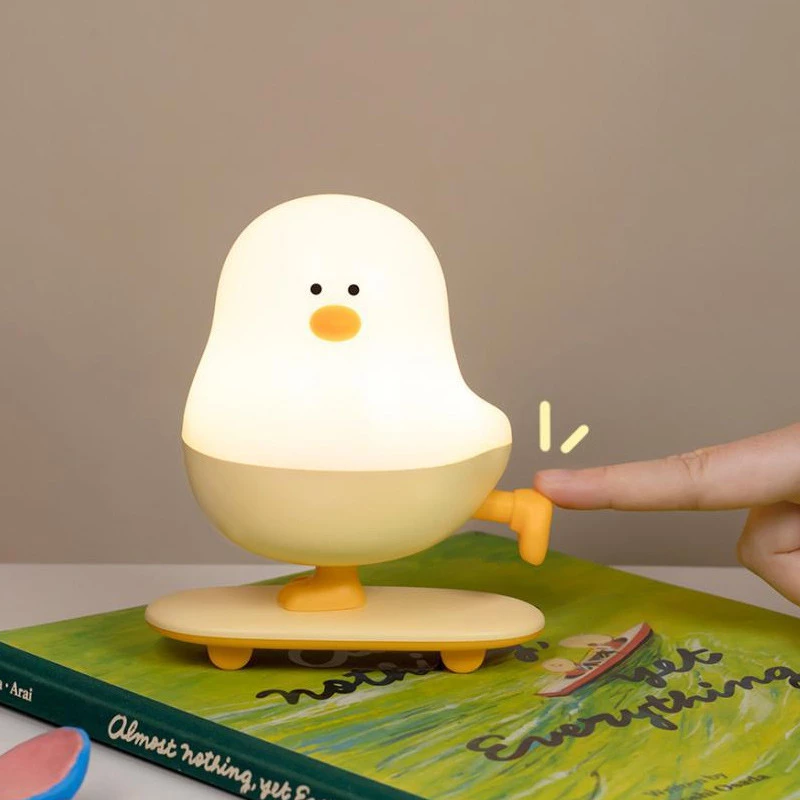 Нічник L63 Chicken on a Skateboard – White / Yellow. Фото 4 з 6