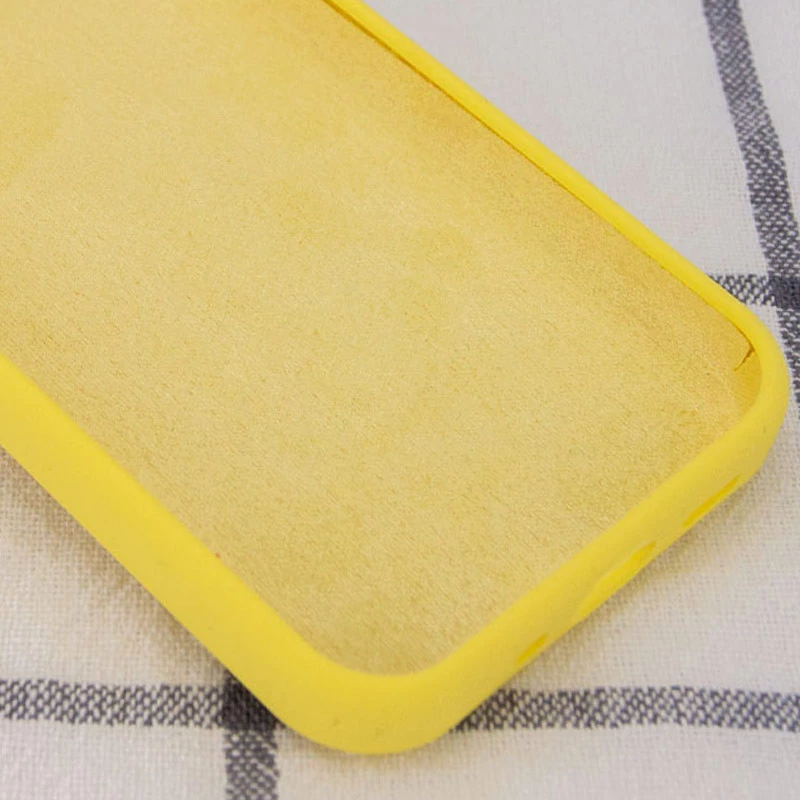 Чехол с закрытым низом Silicone Case для Apple iPhone 16 Pro – Желтый / Yellow. Фото 12 из 13