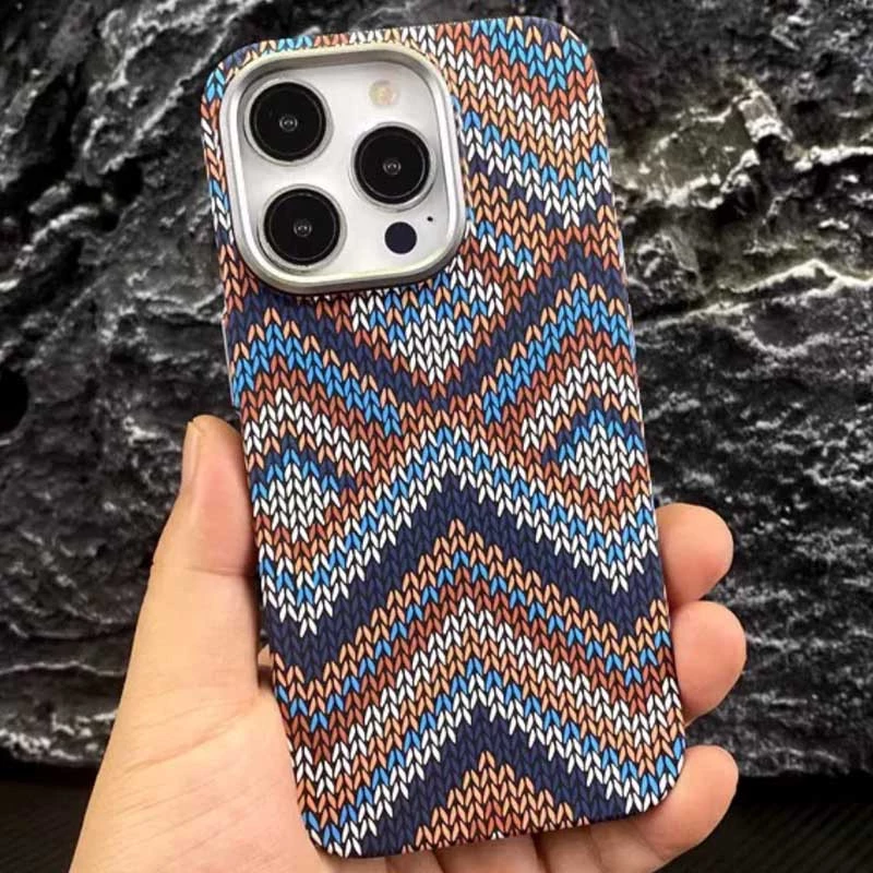 Пластикова накладка Neon Ornament with Magnetic Safe для Apple iPhone 15 Pro (6.1") – L. Фото 2 з 8