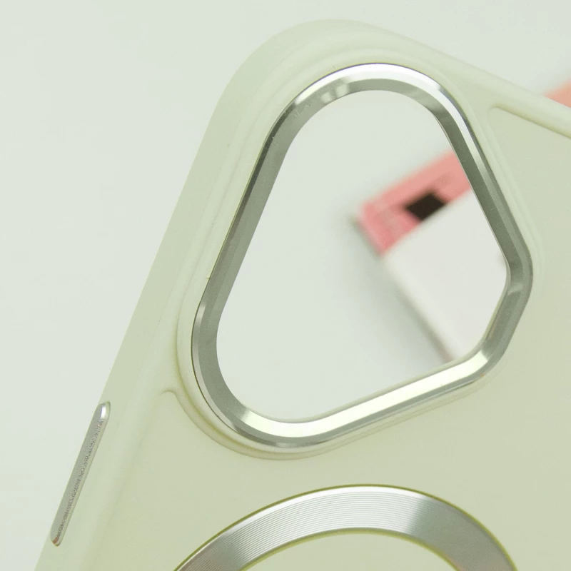 TPU чохол Bonbon з металевими кнопками та MagSafe на Apple iPhone 16 – Білий / White. Фото 5 з 8