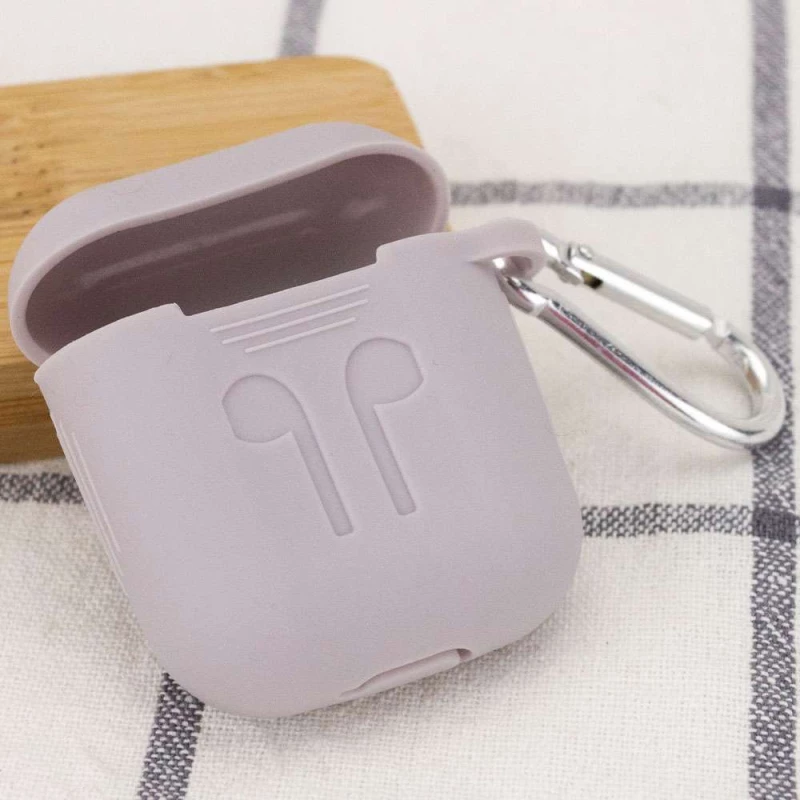 Силіконовий футляр для навушників Airpods Slim Logo + карабін – Сірий / Lavender. Фото 2 з 3