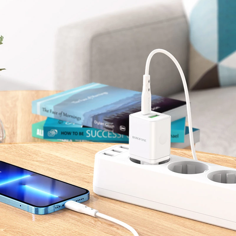 МЗП Borofone BN7 PD20W+QC3.0 (1USB-A/1C) + Type-C to Lightning – White. Фото 7 з 8