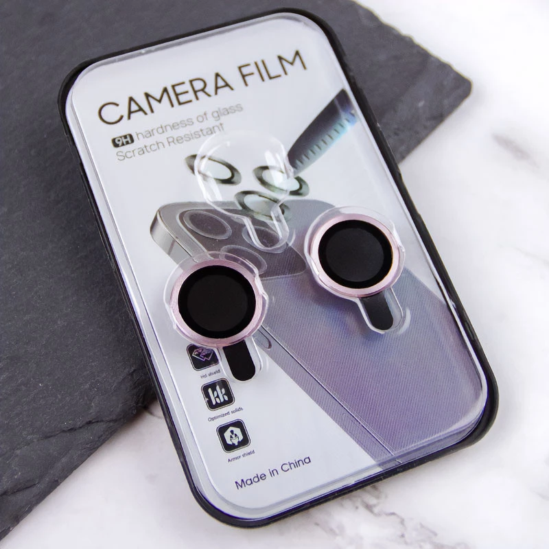 Металлическое защитное стекло на камеру для Apple iPhone 15 (6.1") – Розовый / Pink. Фото 4 из 9