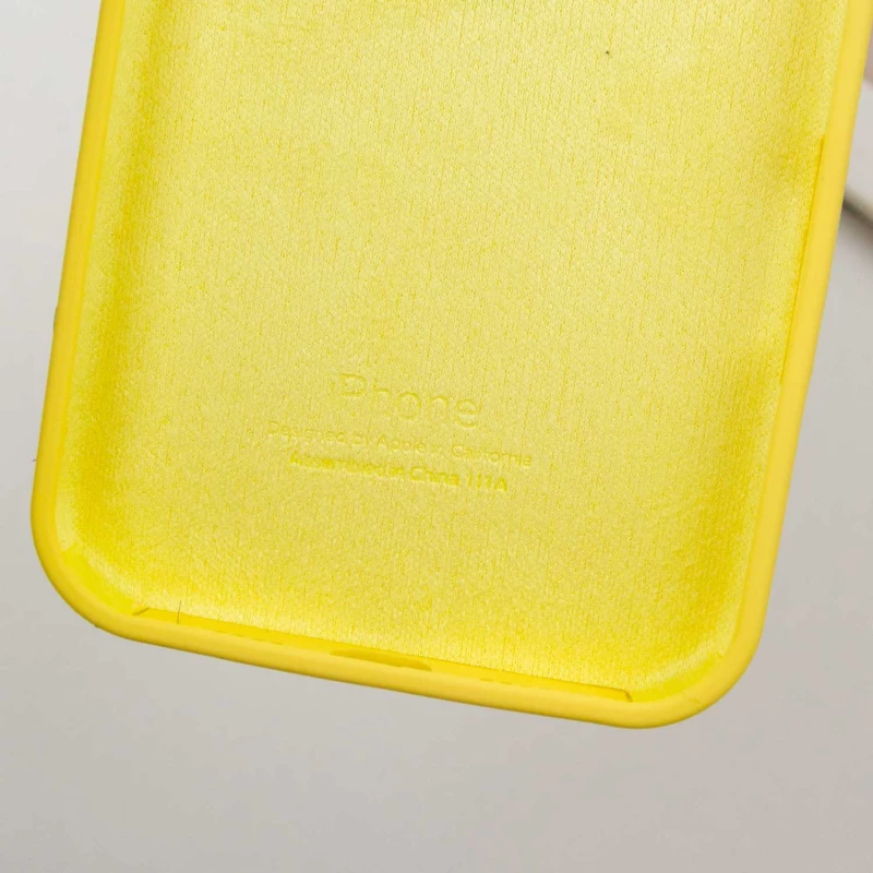Чохол Silicone Case з закритим низом на Apple iPhone 16 – Жовтий / Yellow. Фото 8 з 8