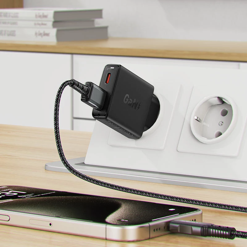 СЗУ Acefast A69 PD30W GaN (USB-C+USB-A) – Black. Фото 4 из 7