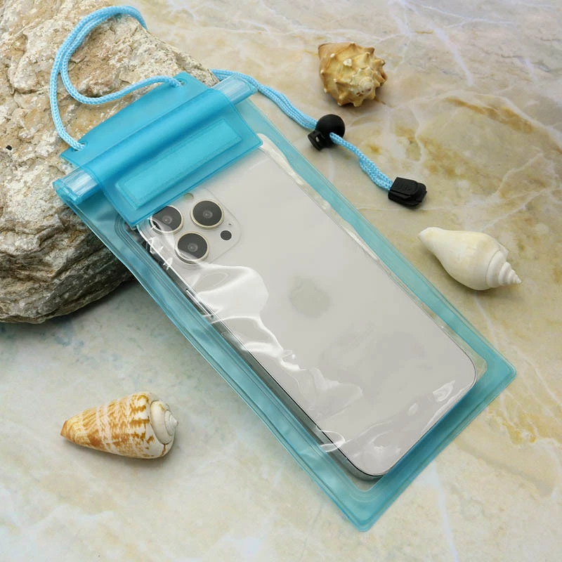 Водонепроницаемый универсальный чехол EPIC 6,5 – Голубой. Фото 2 из 4