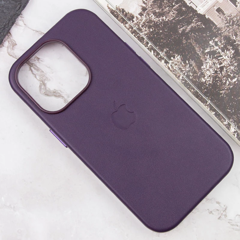 Шкіряний чохол Silicone Case Premium з MagSafe and Animation на Apple iPhone 16 Pro – Dark Purple. Фото 2 з 4