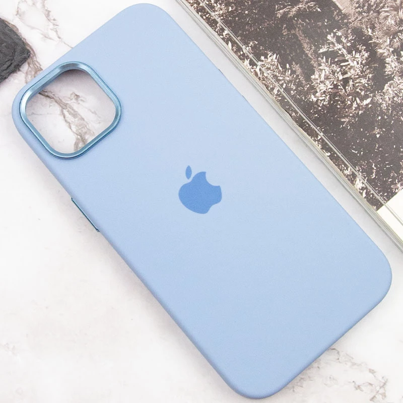 Чехол Silicone Case с металлическими кнопками для Apple iPhone 14 (6.1") – Голубой / Blue Fog. Фото 8 из 9