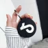 Силиконовый футляр Logo series для наушников AirPods 1/2 + карабин – TikTok. Фото 4 из 4