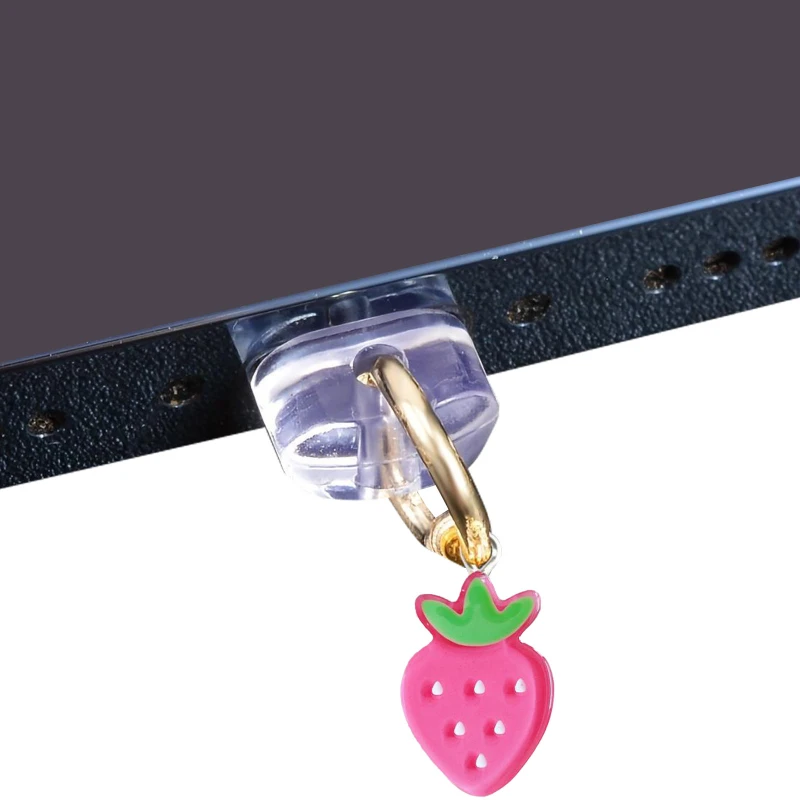 Заглушка силіконова Type-C з подвеской IP44 – Strawberry. Фото 1 з 2