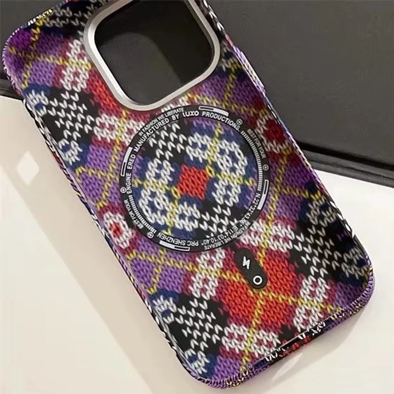 Пластиковая накладка Neon Ornament with Magnetic Safe для Apple iPhone 15 Pro Max (6.7") – X-Orange. Фото 4 из 5