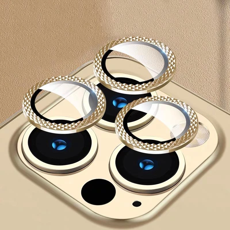 Захисне скло Metal Shine для камери на Apple iPhone 15 Pro Max (6.7") – Золотий / Gold. Фото 5 з 7