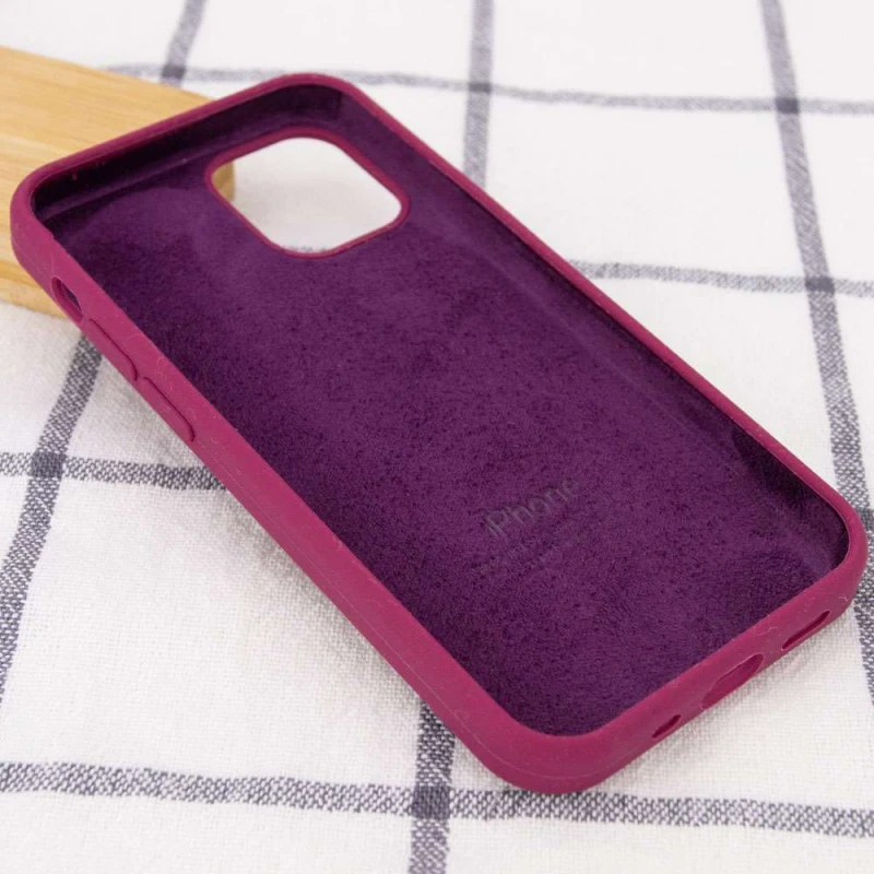 Чехол Silicone Case с закрытым низом для Apple iPhone 13 (6.1") – Бордовый / Maroon. Фото 2 из 3