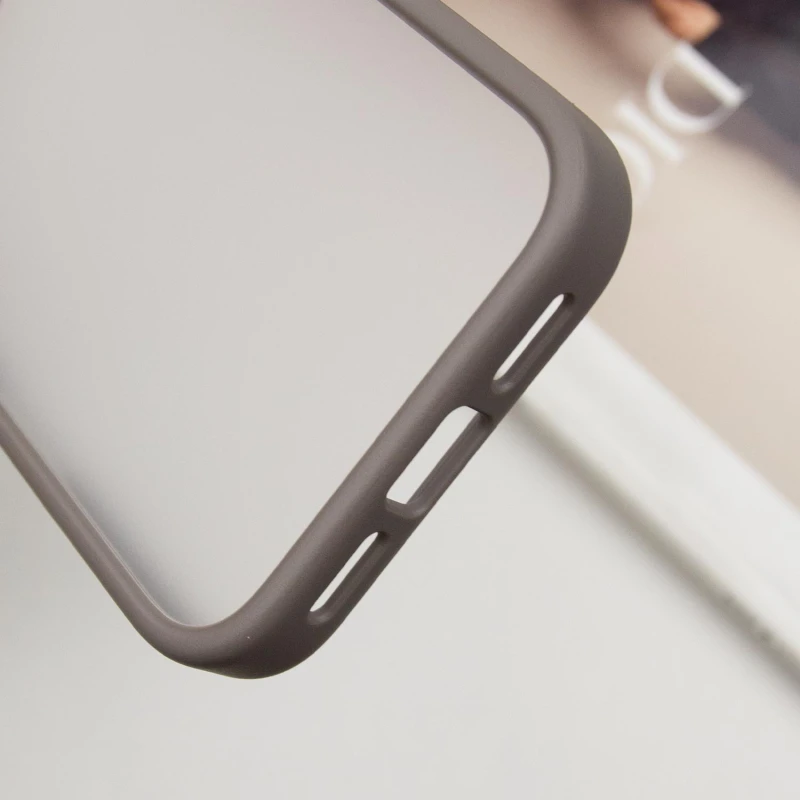 TPU+PC с металлическими кнопками для Apple iPhone 16 Pro – Серый / Grey. Фото 6 из 7