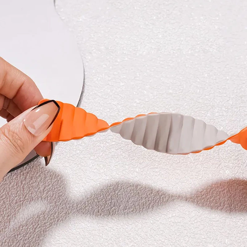 Ремінець BlueO Magnetic Silicone для Apple Watch 42(ser.1-3)/44/45/46/49mm – White / Orange. Фото 4 з 6