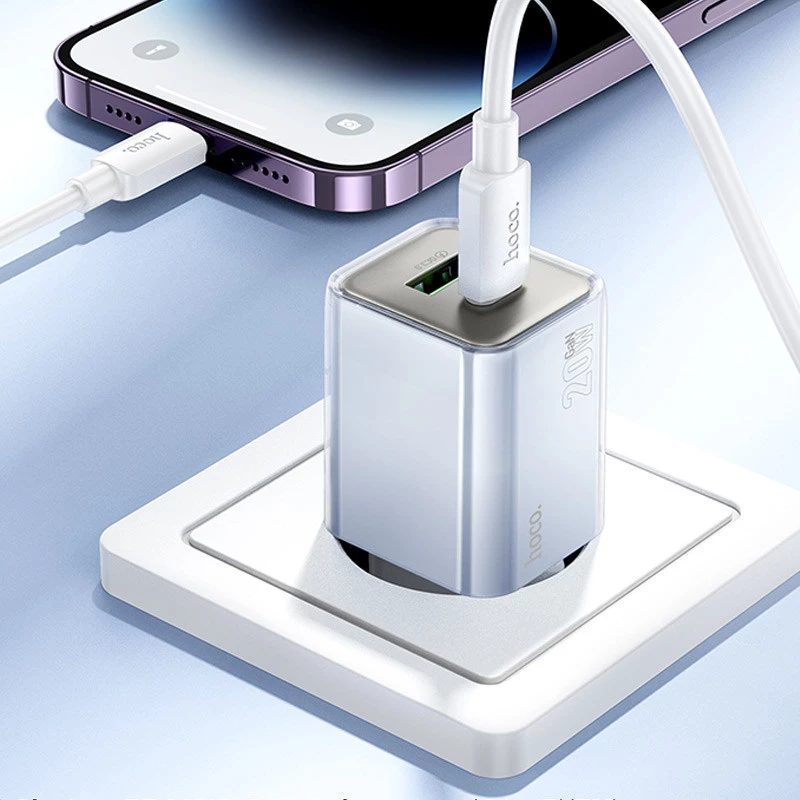 СЗУ Hoco N46 Glorious PD20W+QC3.0 (1USB-A/1C) + Type-C to Lightning – Blue. Фото 5 из 6