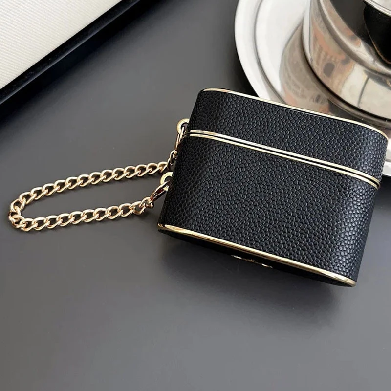 Шкіряний футляр Suitcase для навушників AirPods 3 – Black. Фото 2 з 2