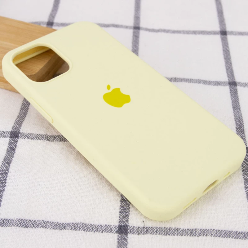 Чехол Silicone Case с закрытым низом для Apple iPhone 13 (6.1") – Желтый / Mellow Yellow. Фото 2 из 3