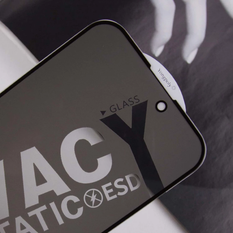 Захисне скло з ефектом антишпигун на Apple iPhone 15 Pro (6.1") – Чорний. Фото 3 з 8