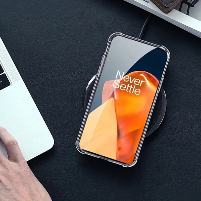 Ультратонкий силиконовый чехол GETMAN с крытыми бортами та камерою на OnePlus 9 – Бесцветный (прозрачный). Фото 2 из 6