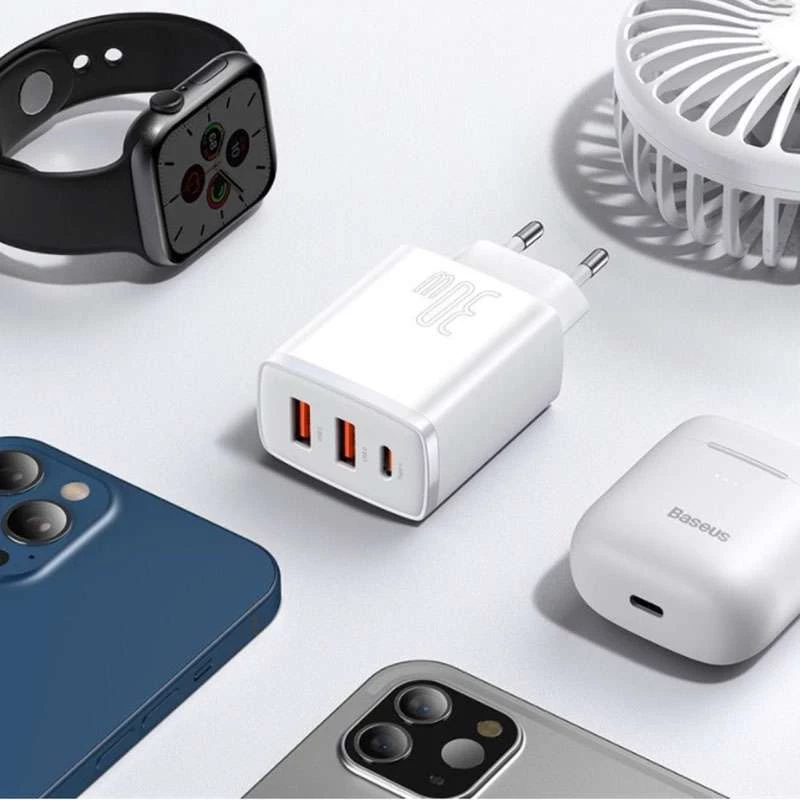 МЗП Baseus Compact Quick Charger 30W QC+ PD (1Type-C + 2USB) – Білий. Фото 4 з 5