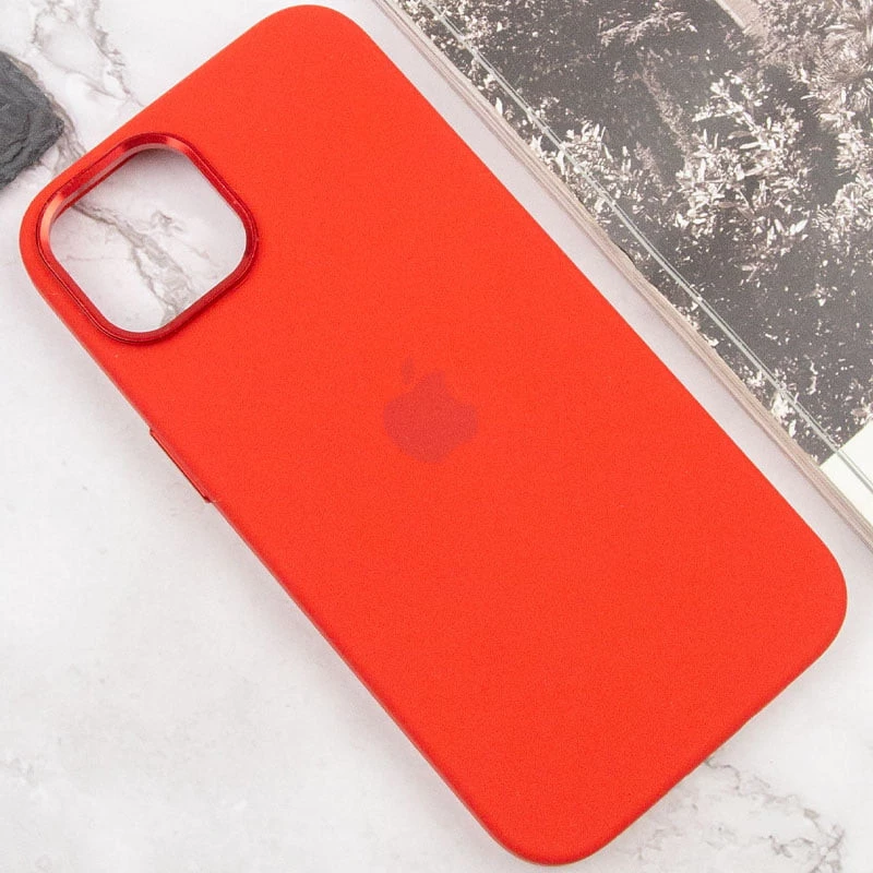 Чехол Silicone Case с металлическими кнопками для Apple iPhone 14 (6.1") – Красный / Red. Фото 8 из 9