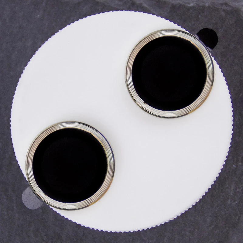 Металлическое защитное стекло на камеру для Apple iPhone 17 (6.3") – Салатовый / Light Green. Фото 3 из 5