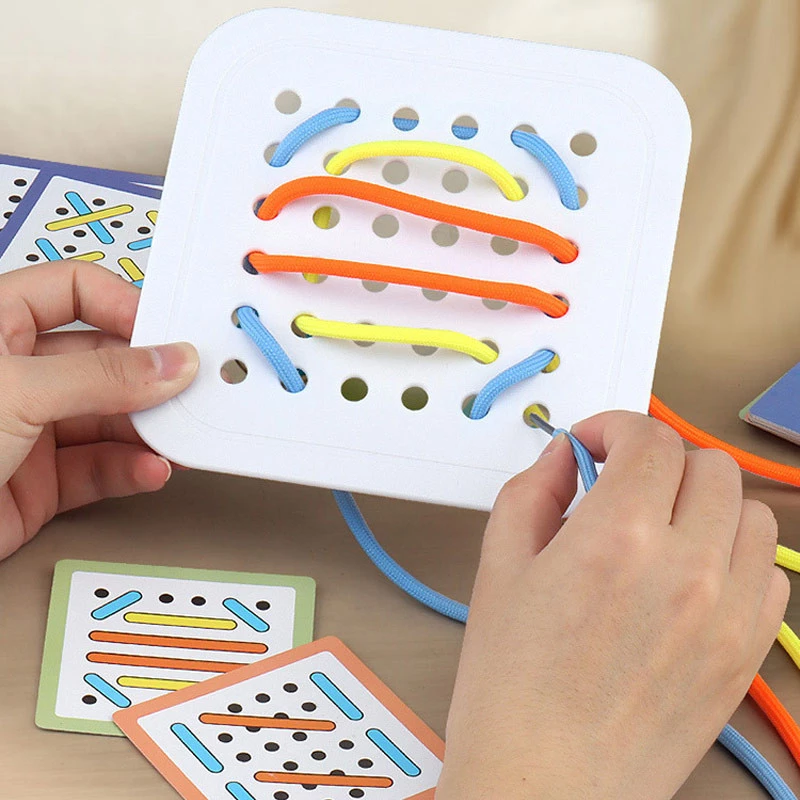 Настільна інтерактивна гра Ummi 22050 Competition Sew Fast – White. Фото 3 з 7