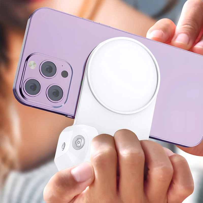 Портативний зарядний пристрій Power Bank WIWU Wi-W016+Selfie Stick з БЗП 4500 mAh – White. Фото 3 з 4