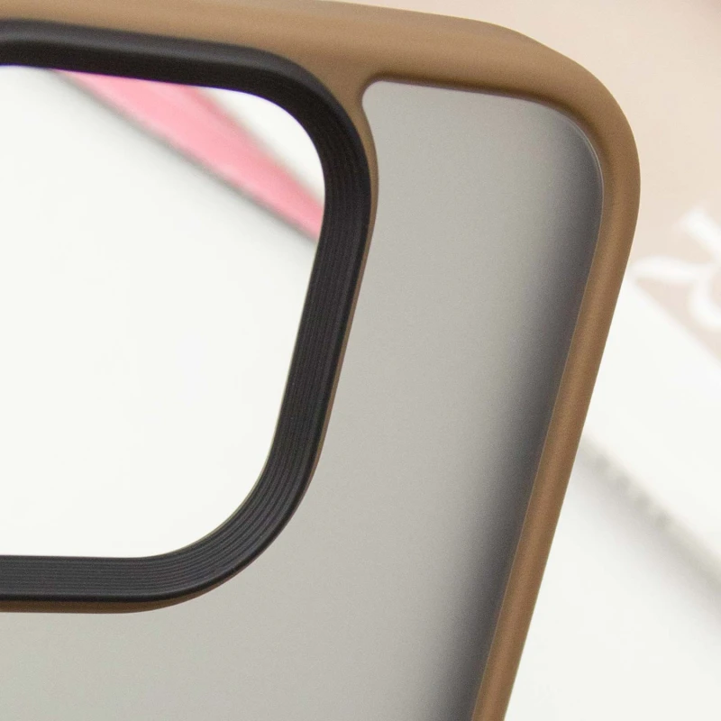 TPU+PC с металлическими кнопками для Apple iPhone 16 Pro – Золотой / Gold. Фото 6 из 6