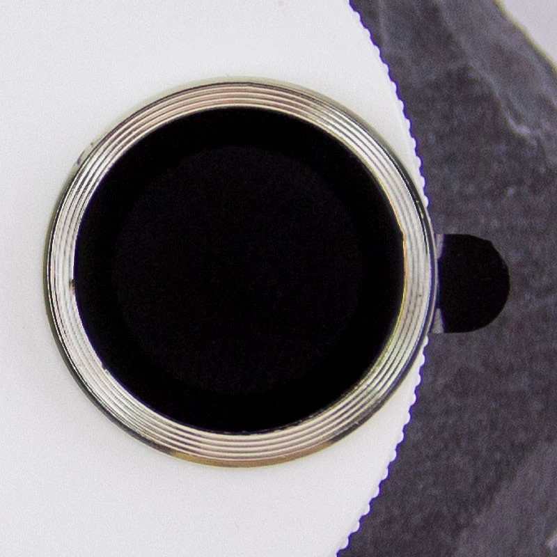 Металлическое защитное стекло на камеру для Apple iPhone 15 (6.1") – Зеленый / Light green. Фото 8 из 9