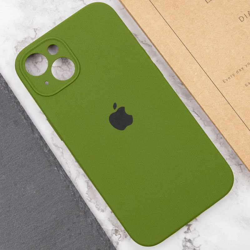 Чехол Silicone Case с защитой камеры для Apple iPhone 13 (6.1") – Зеленый / Dark Olive. Фото 6 из 7