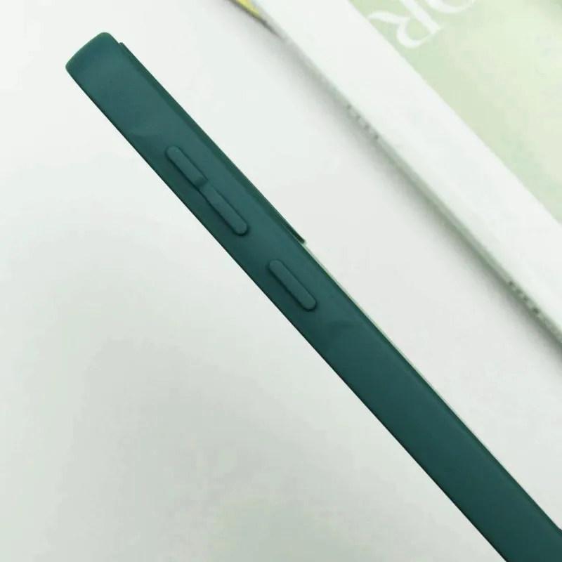 Чехол Silicone Cover Lakshmi (AA) with Magnetic Fit для Google Pixel 10 – Зеленый / Dark green. Фото 4 из 4