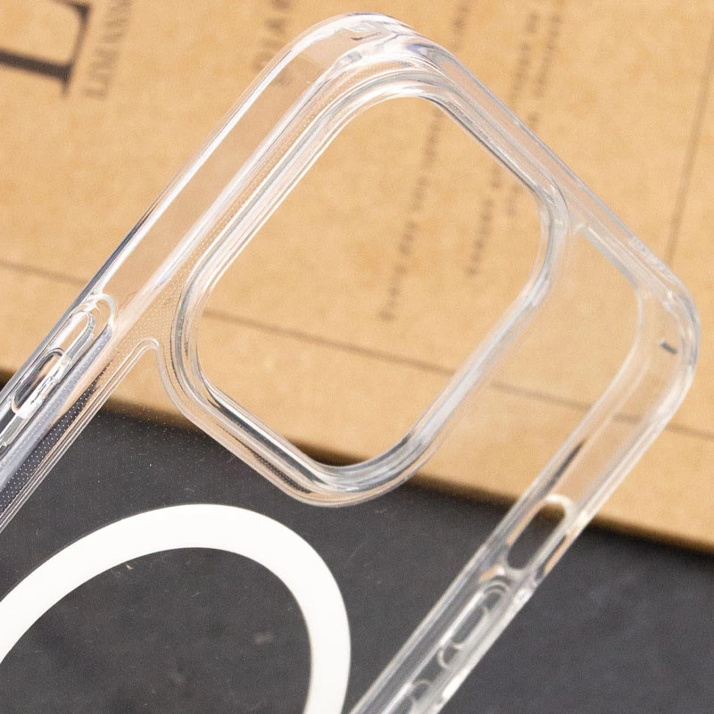 Чохол SGP Ultra Hybrid (MagFit) на Apple iPhone 16 – Прозорий. Фото 7 з 11