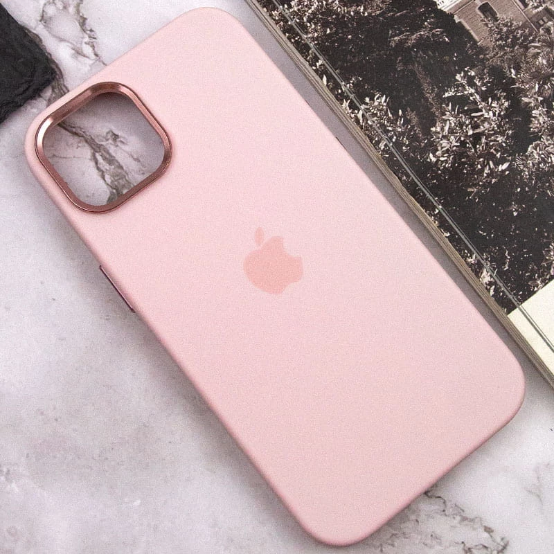 Чехол Silicone Case с металлическими кнопками для Apple iPhone 14 (6.1") – Розовый / Chalk Pink. Фото 8 из 9