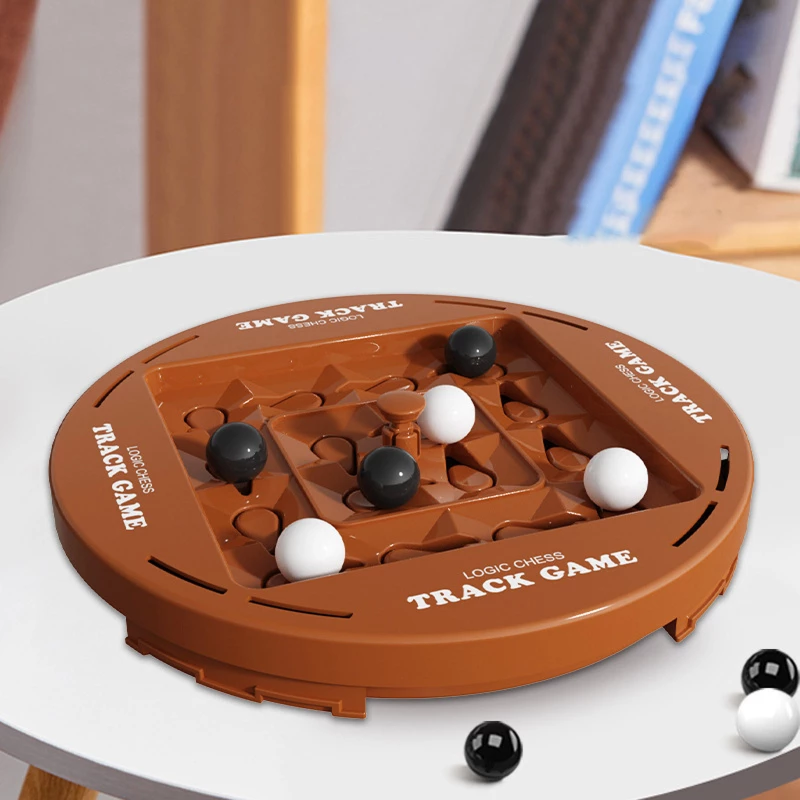 Настільна інтерактивна гра Ummi 777A Logic Chess Track Game – Brown. Фото 2 з 4