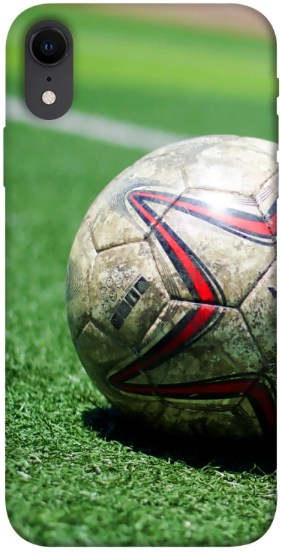 Чехол на Apple iPhone XR (6.1") Мяч на газоне фото 1 из 1