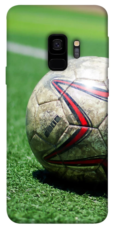 Чехол на Samsung Galaxy S9 Мяч на газоне фото 1 из 1
