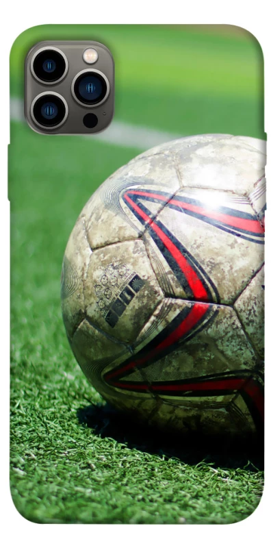 Чехол на Apple iPhone 12 Pro (6.1") Мяч на газоне фото 1 из 1