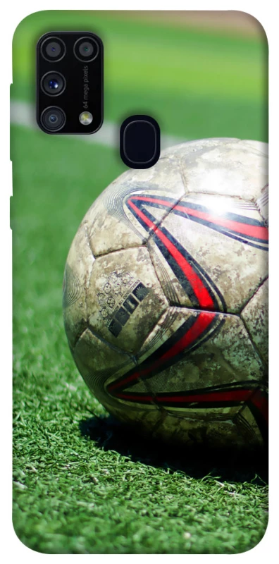 Чехол на Samsung Galaxy M31 Мяч на газоне фото 1 из 1
