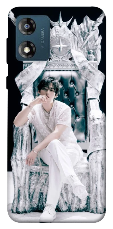 Чохол на Motorola Moto E13 Lee Know GIANT фото 1 з 1