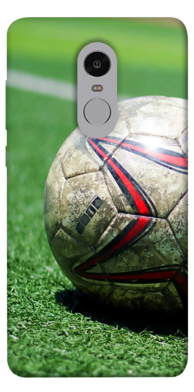 Чехол на Xiaomi Redmi Note 4X / Note 4 (Snapdragon) Мяч на газоне фото 1 из 1