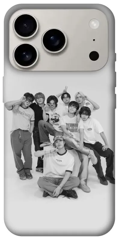 Чехол на Apple iPhone 18 Pro Stray Kids All Around фото 1 из 2