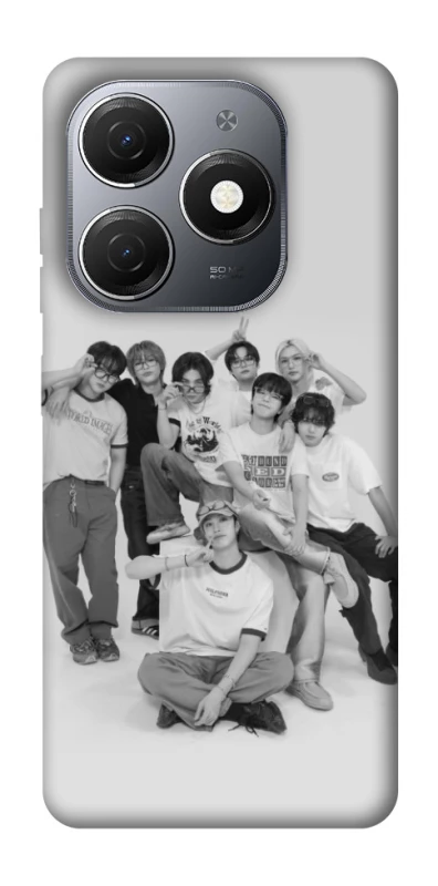 Чехол на TECNO Spark 20 Stray Kids All Around фото 1 из 1