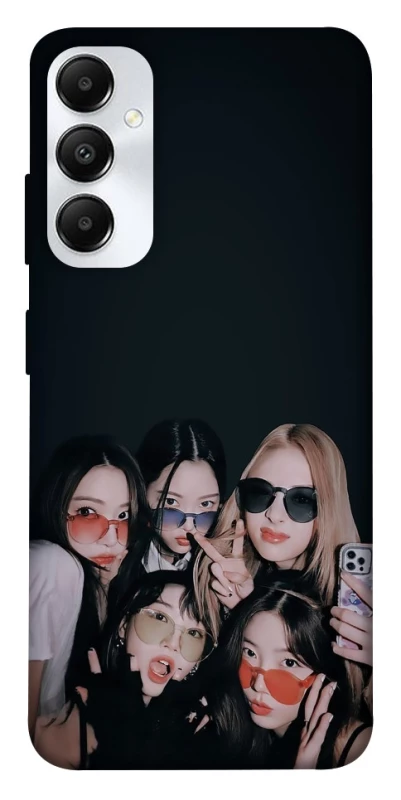 Чехол на Samsung Galaxy A05s LE SSERAFIM v3 фото 1 из 1